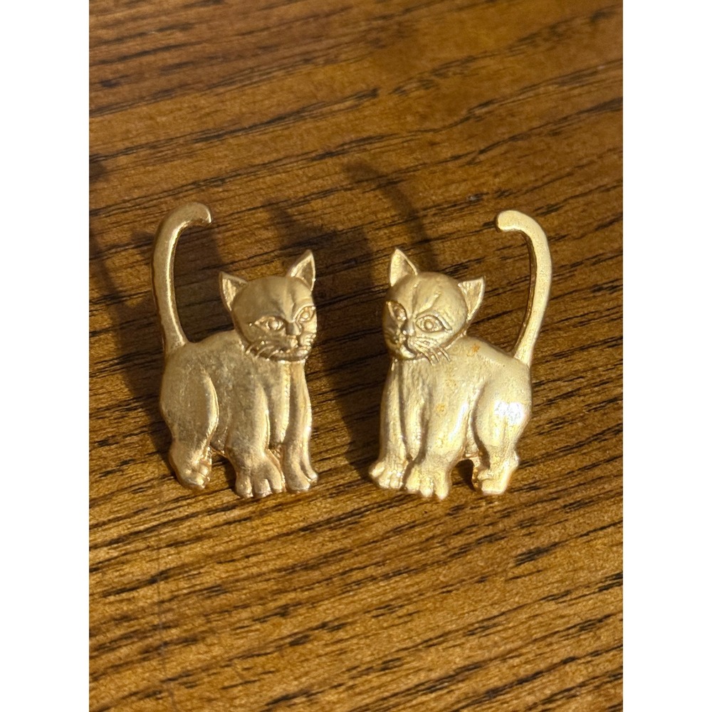 Vintage MEOW Gold Tone Cat Stud Earrings Feline Animal Jewelry Mens Womens